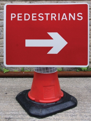 Pedestrian (Arrow Right) Cone Sign - RE6CPR - 600 x 450mm