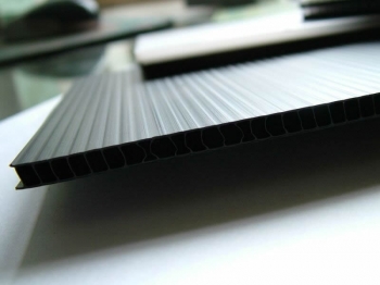 Correx  Sheet Standard 8' x 4' (2.4m x 1.2m) - 6mm Thickness Correx Boards - Corrugated Polypropylene (per 10 pack)