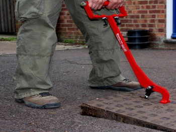 Mustang DQ5 Eazy-Lift Manhole Cover Lifter