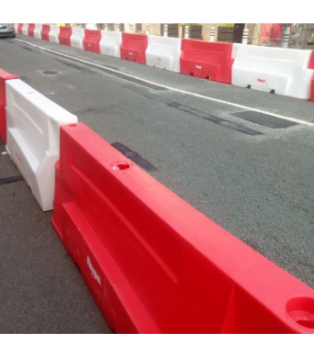 Oaklands Novus 2 Metre Water Filled Barrier 180kg - Available in Red or White. Optional Novus Mesh available