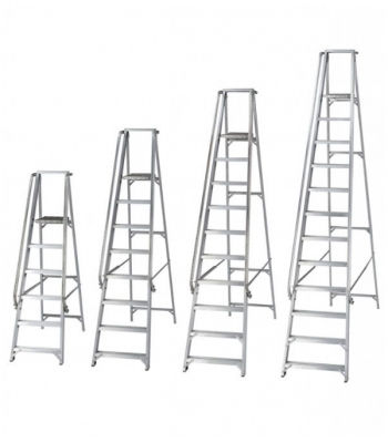 Werner Mastertrade Aluminium Shop Steps c/w Handrail